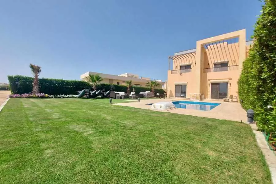 Twin Villa in El Gouna For Sale in Fanadir Bay 1